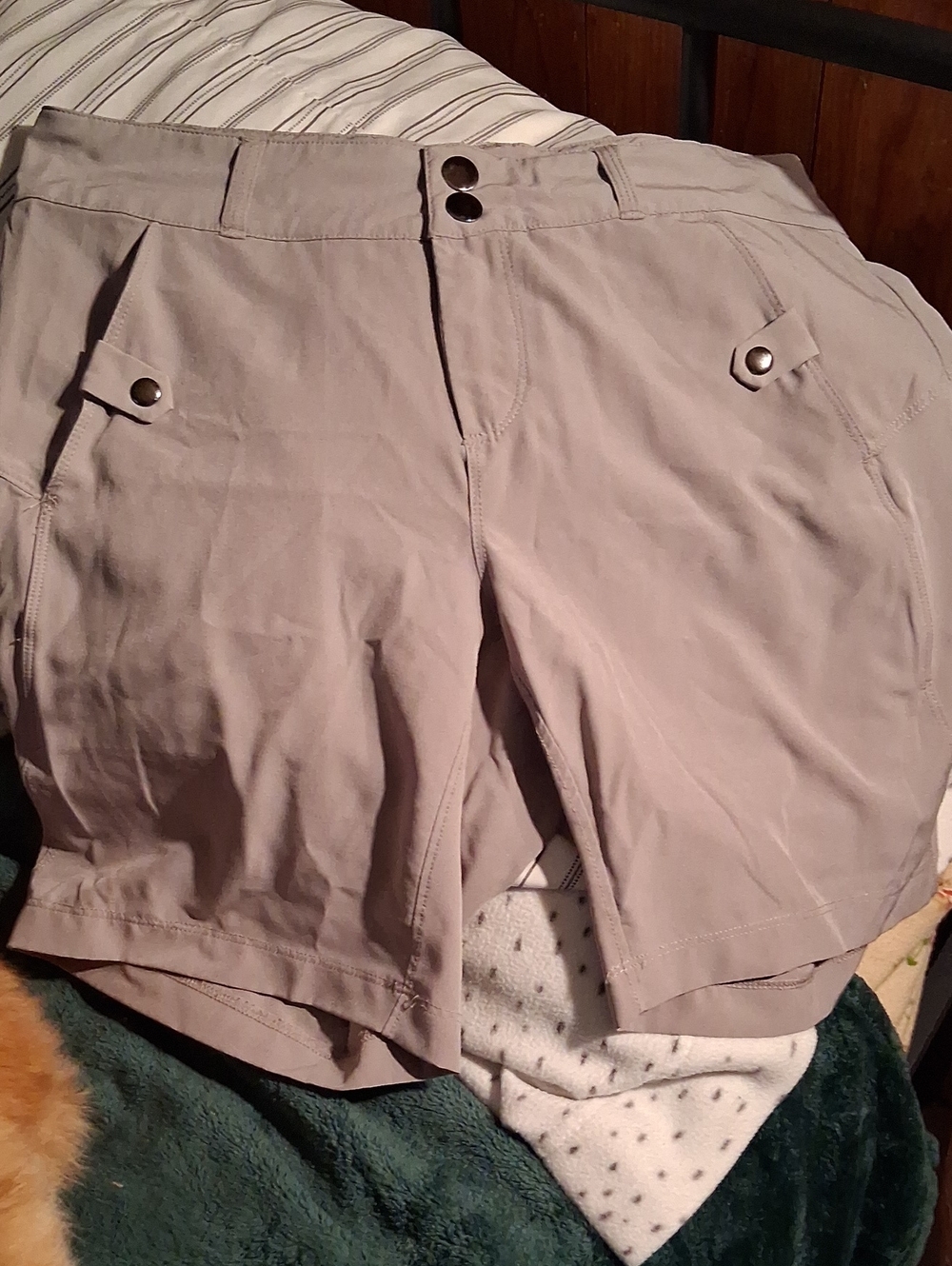 Kyodan Light Gray Women’s Bermuda Shorts